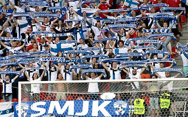 Suomen_futisfanit